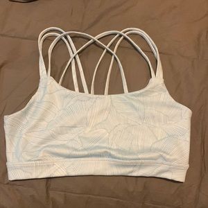 GapFit Strappy Sports Bra Size Medium
